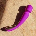 Lelo Smart Wand 2 Large Deep Rose - Image 2